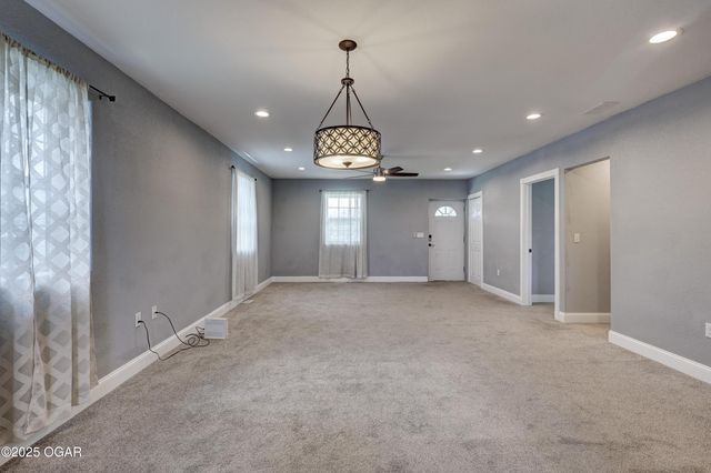 2321 S Picher Avenue, Joplin, MO 64804