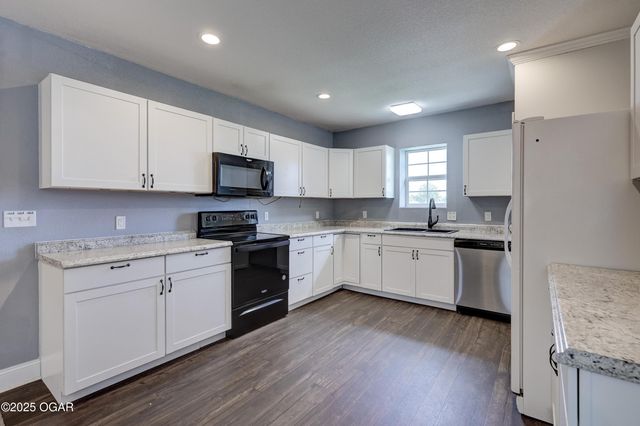 2321 S Picher Avenue, Joplin, MO 64804
