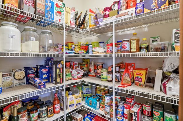 9010 Summer Estate Drive, Indianapolis, IN 46256