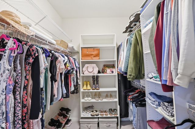 9010 Summer Estate Drive, Indianapolis, IN 46256