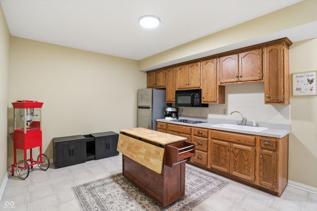 9010 Summer Estate Drive, Indianapolis, IN 46256