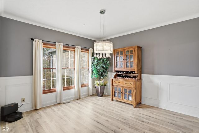 9010 Summer Estate Drive, Indianapolis, IN 46256