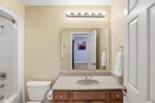 9010 Summer Estate Drive, Indianapolis, IN 46256