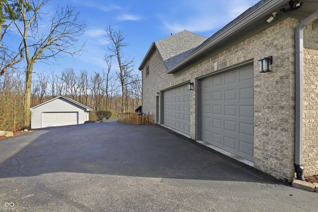 9010 Summer Estate Drive, Indianapolis, IN 46256