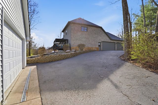 9010 Summer Estate Drive, Indianapolis, IN 46256