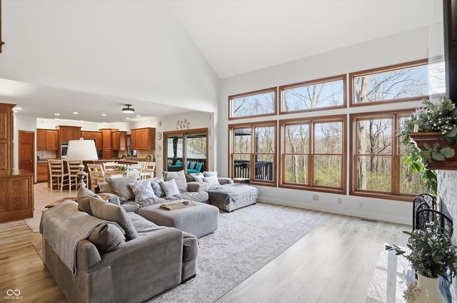 9010 Summer Estate Drive, Indianapolis, IN 46256