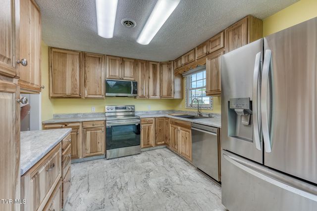 515 Hickory Hills Road, Church Hill, TN 37642