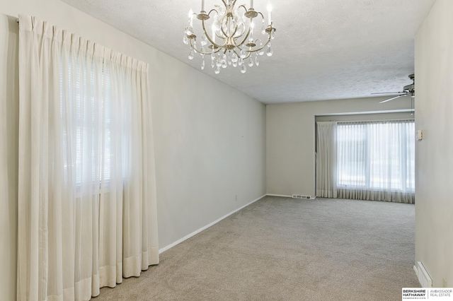 10529 O Street, Omaha, NE 68127