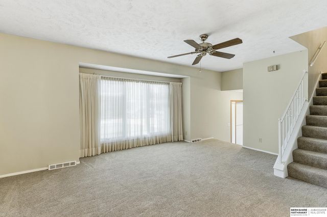 10529 O Street, Omaha, NE 68127