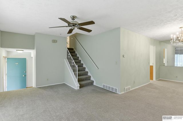 10529 O Street, Omaha, NE 68127
