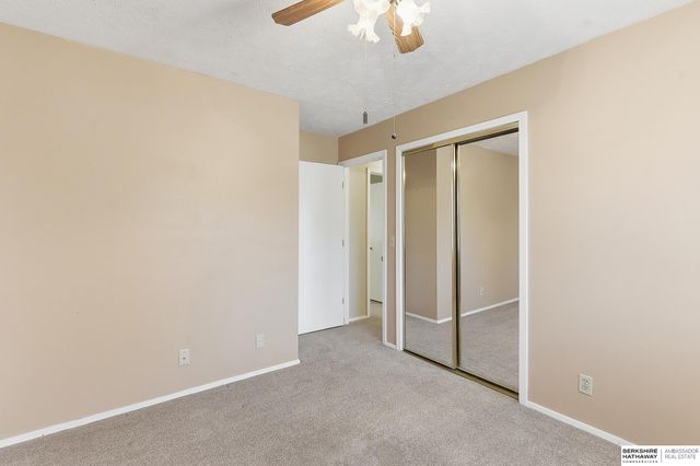 10529 O Street, Omaha, NE 68127