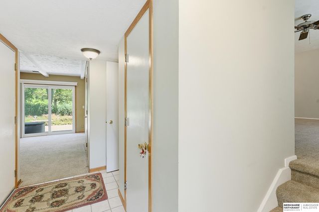 10529 O Street, Omaha, NE 68127