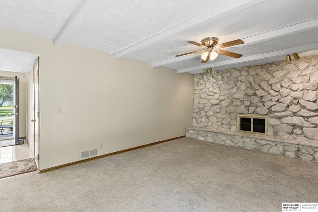 10529 O Street, Omaha, NE 68127