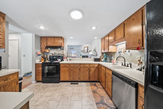 345 Lake Catherine Cir, Crossville, TN 38558