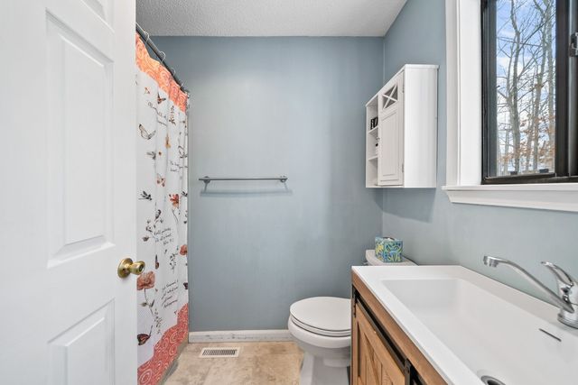 345 Lake Catherine Cir, Crossville, TN 38558