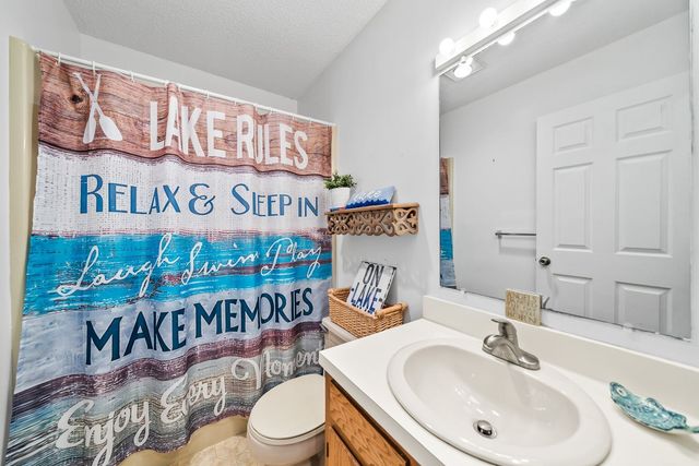 345 Lake Catherine Cir, Crossville, TN 38558