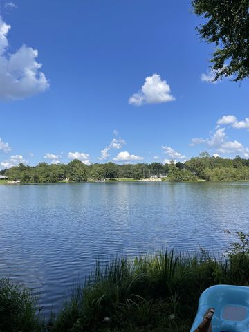 345 Lake Catherine Cir, Crossville, TN 38558