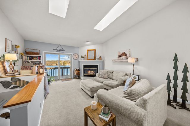 345 Lake Catherine Cir, Crossville, TN 38558