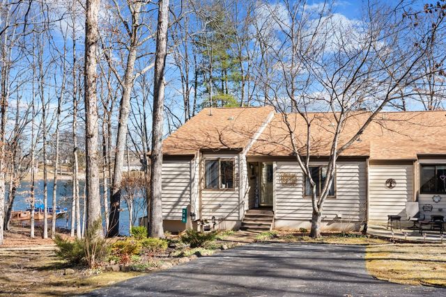 345 Lake Catherine Cir, Crossville, TN 38558