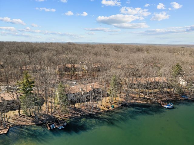 345 Lake Catherine Cir, Crossville, TN 38558