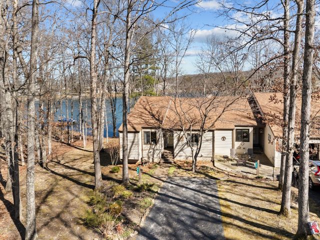 345 Lake Catherine Cir, Crossville, TN 38558