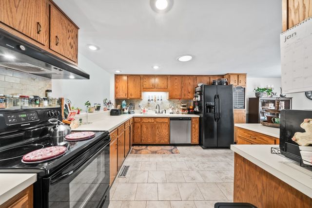 345 Lake Catherine Cir, Crossville, TN 38558