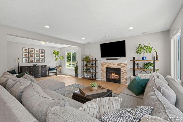 8153 Oldfield Court SE, Byron Center, MI 49315
