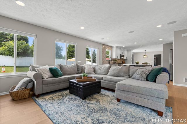 8153 Oldfield Court SE, Byron Center, MI 49315
