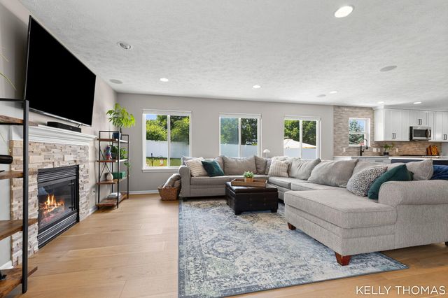 8153 Oldfield Court SE, Byron Center, MI 49315
