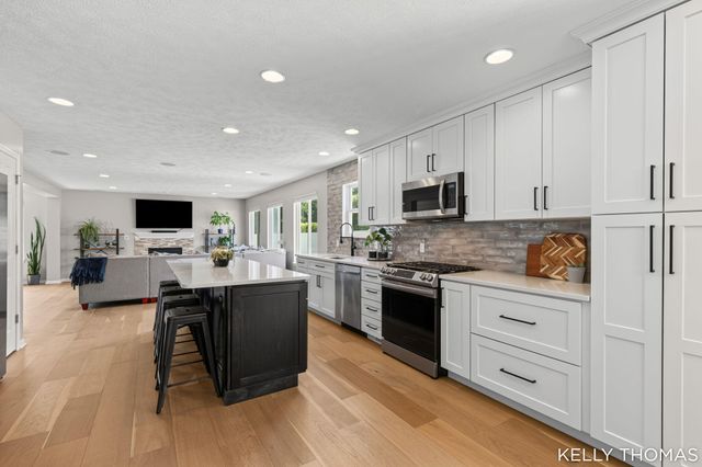 8153 Oldfield Court SE, Byron Center, MI 49315