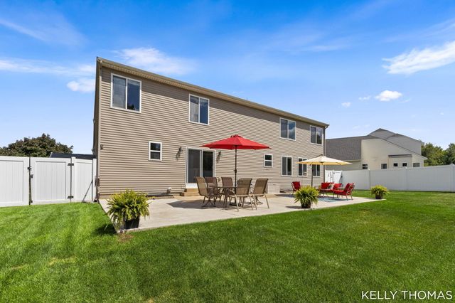 8153 Oldfield Court SE, Byron Center, MI 49315