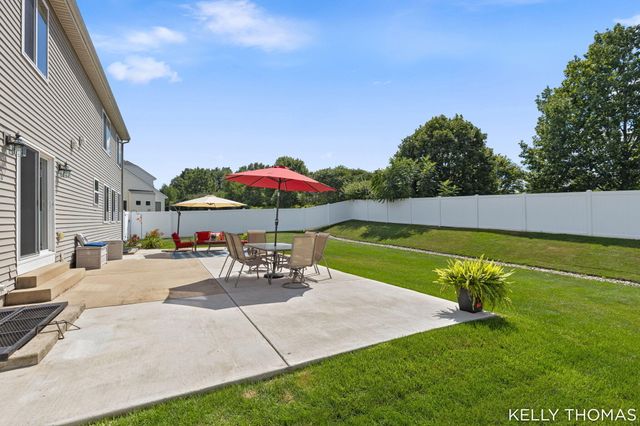 8153 Oldfield Court SE, Byron Center, MI 49315