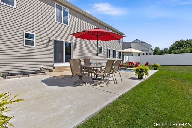 8153 Oldfield Court SE, Byron Center, MI 49315
