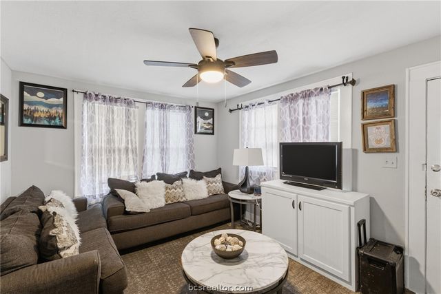 402 Hill Street, Bryan, TX 77803
