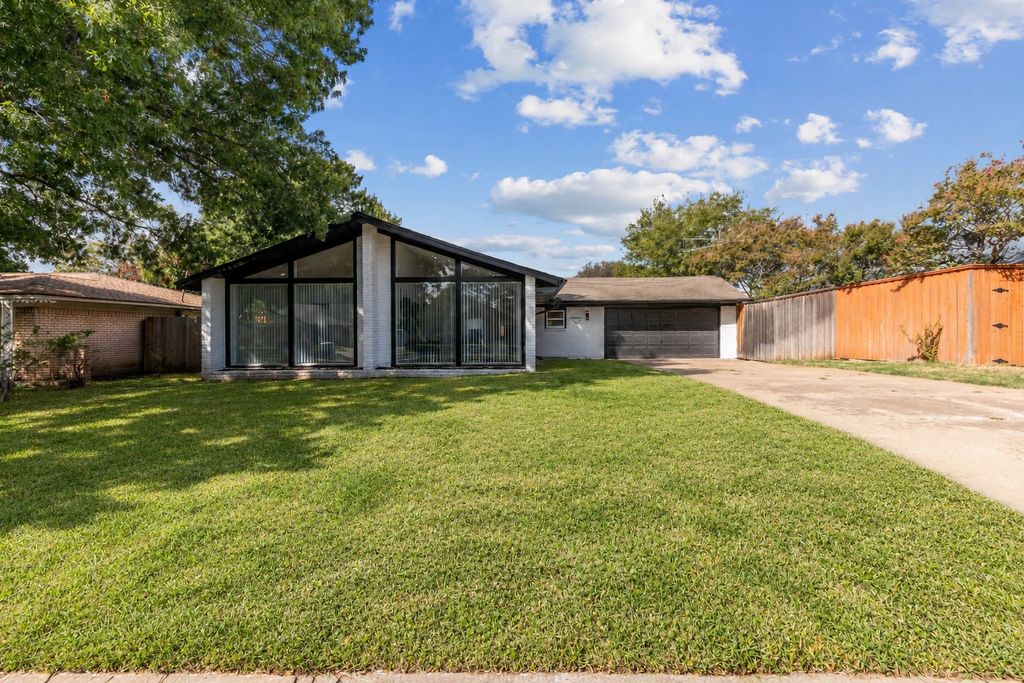 1241 Stevens Ridge Drive, Dallas, TX 75211 — photo 2
