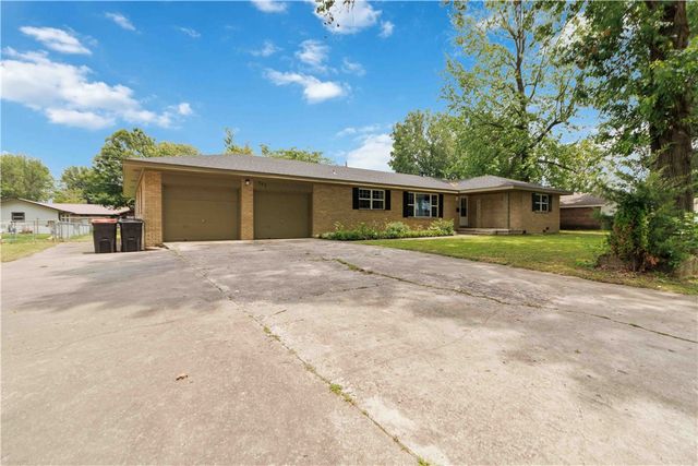 713 Carlton Street, Springdale, AR 72762