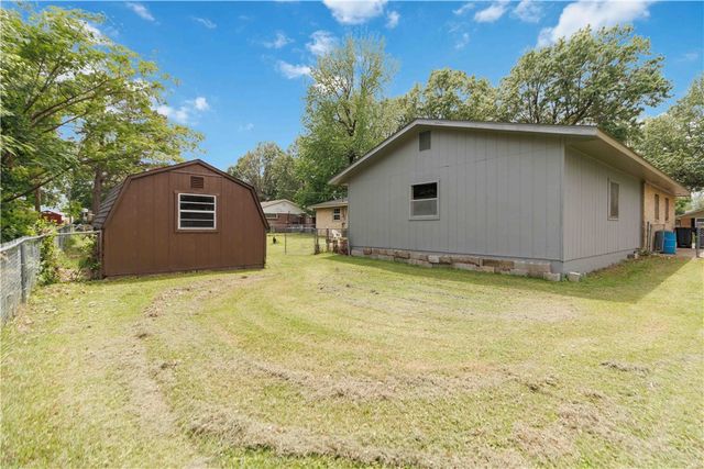 713 Carlton Street, Springdale, AR 72762