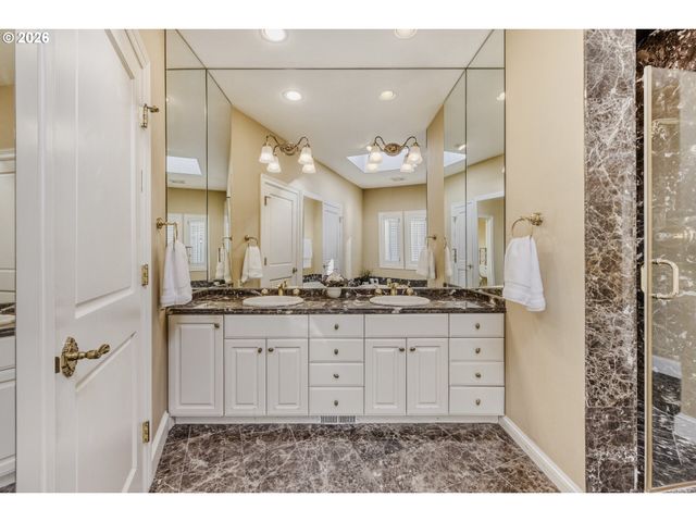 2338 Sw 15TH Ave, Portland, OR 97201