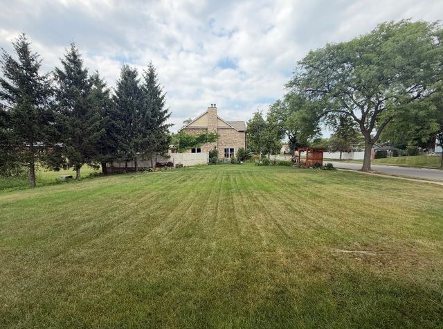 1140 Honeysuckle Drive, Wheeling, IL 60090