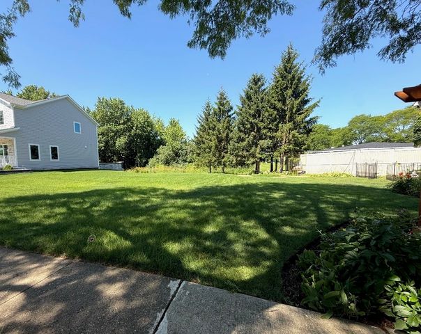 1140 Honeysuckle Drive, Wheeling, IL 60090