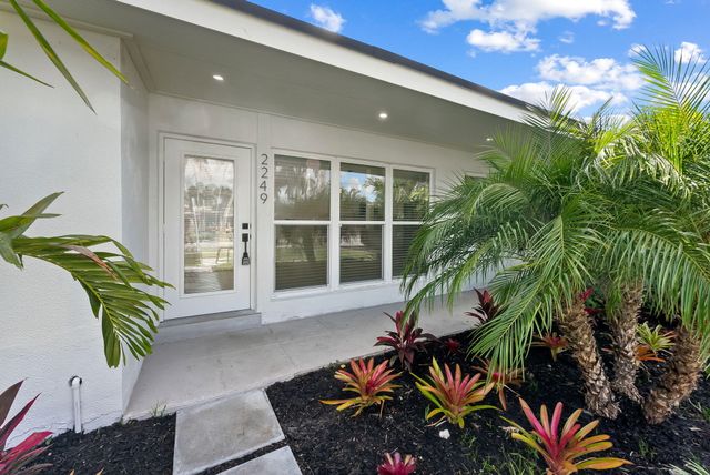 2249 SW 34th Way, Fort Lauderdale, FL 33312