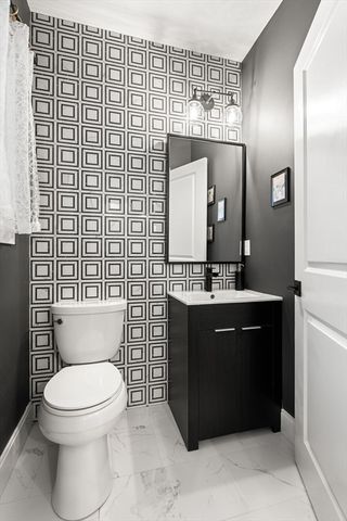 772 E 6th St 1, Boston, MA 02127