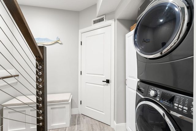 772 E 6th St 1, Boston, MA 02127