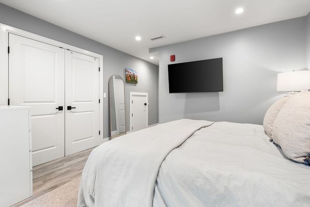 772 E 6th St 1, Boston, MA 02127