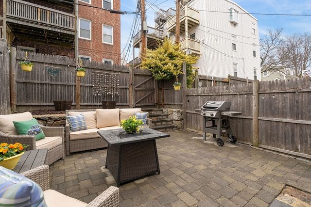 772 E 6th St 1, Boston, MA 02127