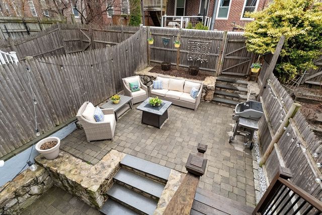 772 E 6th St 1, Boston, MA 02127