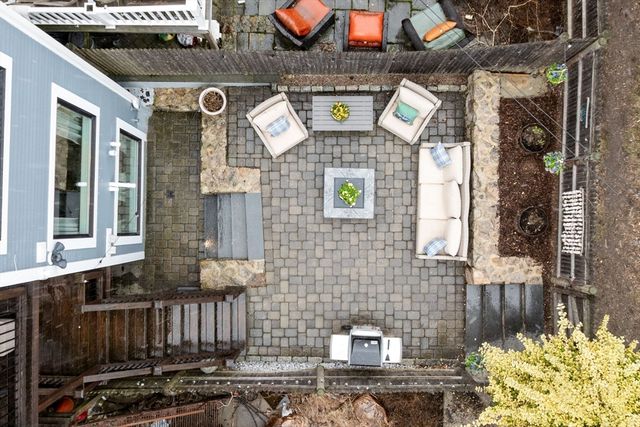 772 E 6th St 1, Boston, MA 02127