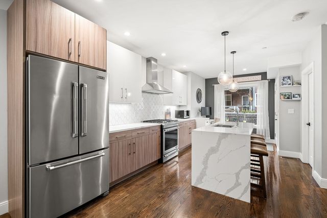 772 E 6th St 1, Boston, MA 02127