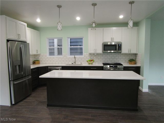 785 Starkweather Avenue, Cleveland, OH 44113