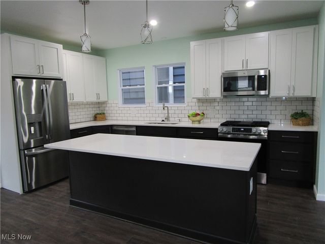 785 Starkweather Avenue, Cleveland, OH 44113